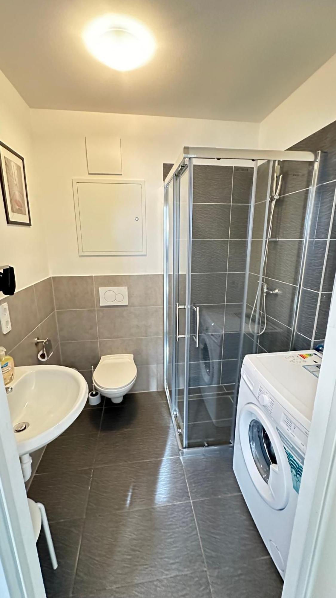 Modern Living Studio Kueche Netflix Inklusive Top Lage Nuremberg Luaran gambar