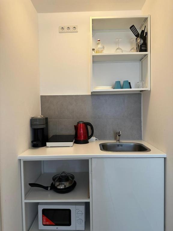 Modern Living Studio Kueche Netflix Inklusive Top Lage Nuremberg Luaran gambar