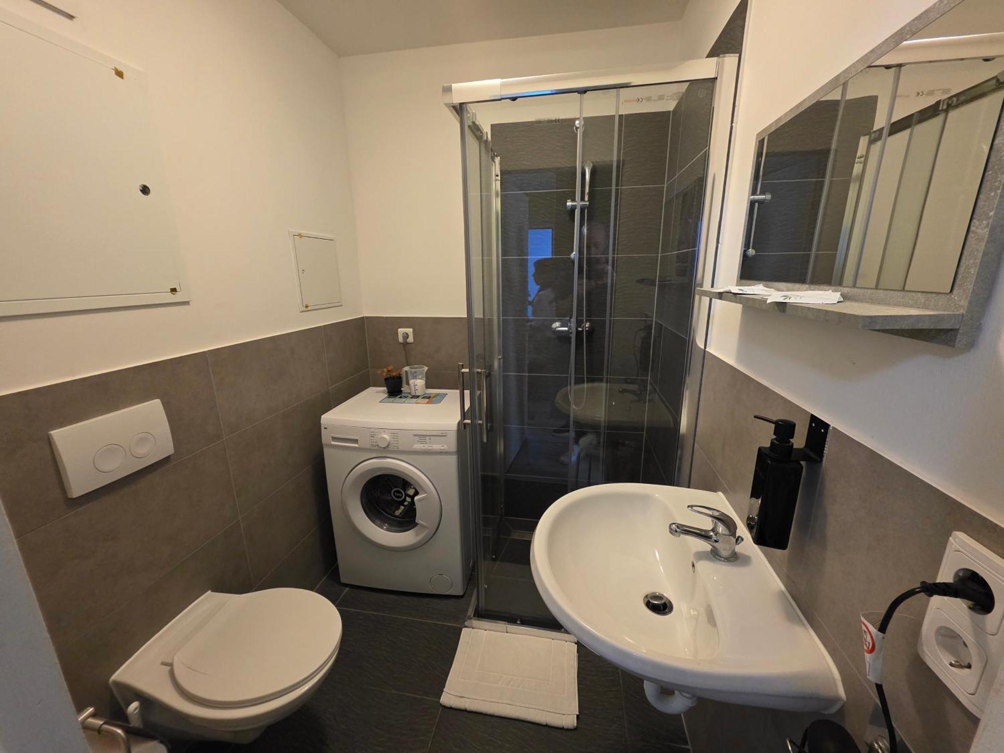 Modern Living Studio Kueche Netflix Inklusive Top Lage Nuremberg Bilik gambar